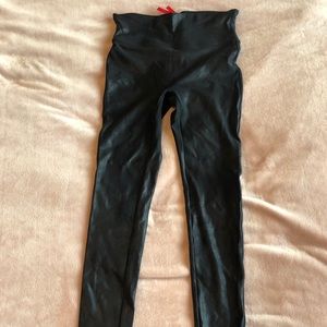 Spanx Faux Leather Look Leggings size L